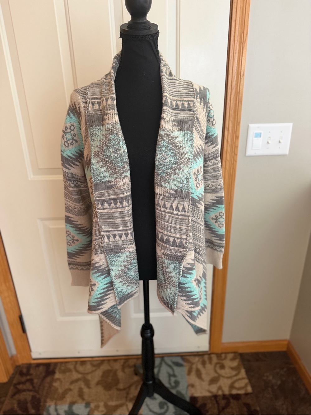 Aztec southwestern water fall open front draped cardigan sweater. Size S/M